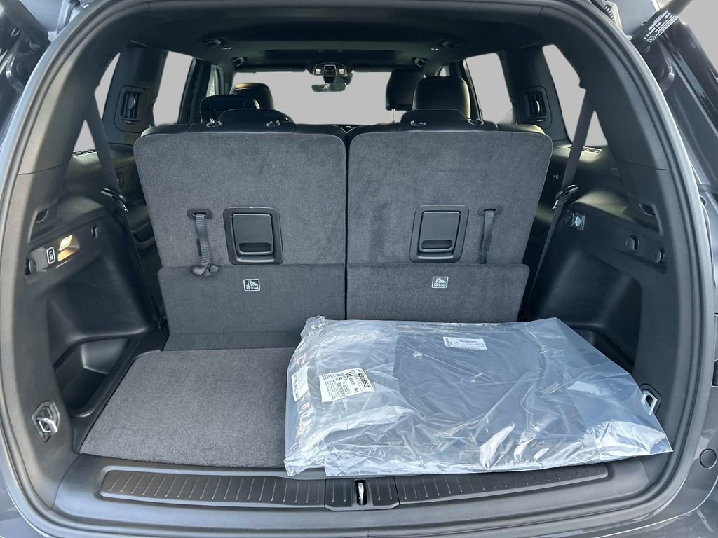 New 2025 Jeep Grand Cherokee L Altitude image 4