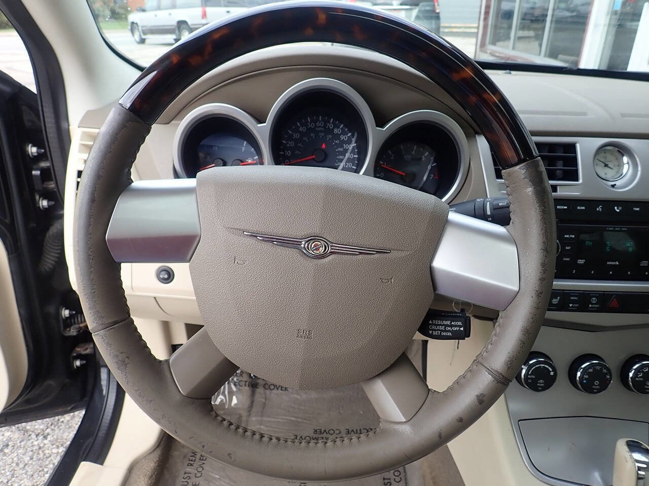 Used 2010 Chrysler Sebring Limited w/ Electronics Convenience Group image 8