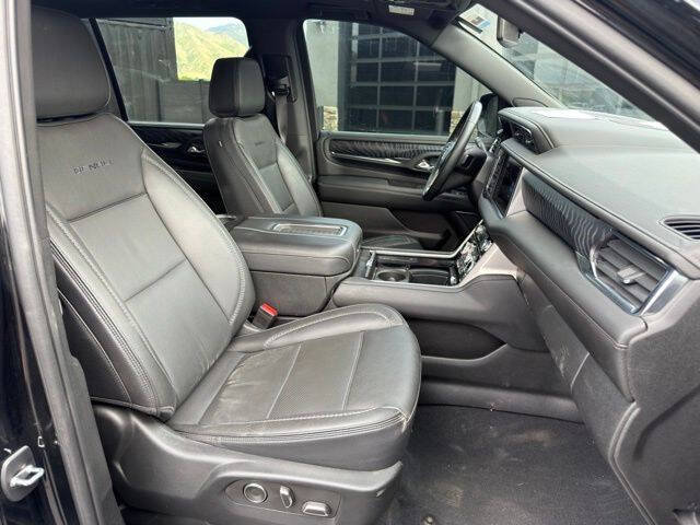 Used 2023 GMC Yukon XL Denali AWD/4WD image 14