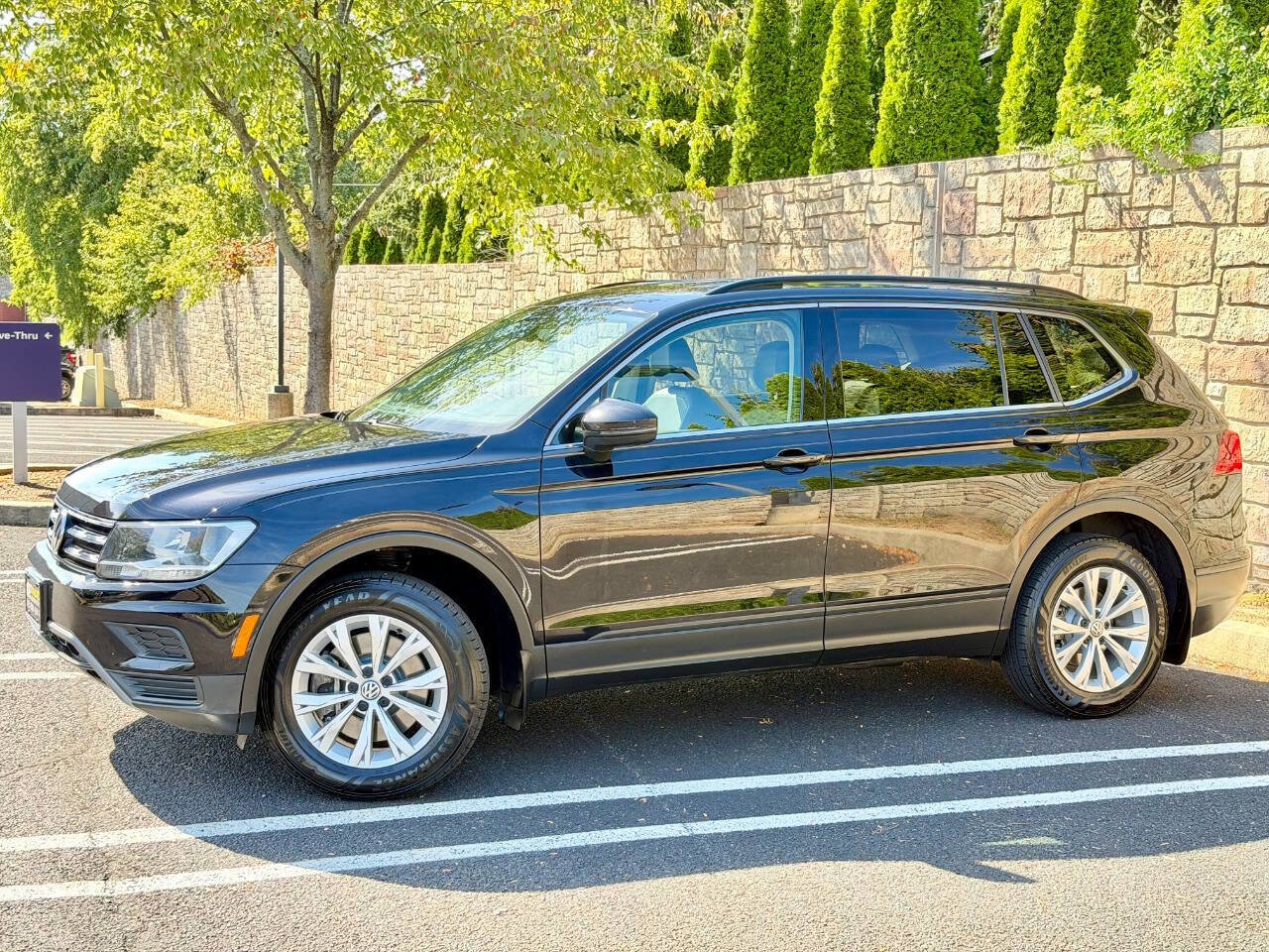 Used 2019 Volkswagen Tiguan SE image 17