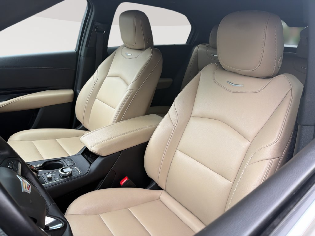 Certified 2024 Cadillac XT4 Luxury w/ Cold Weather Package FWD image 13