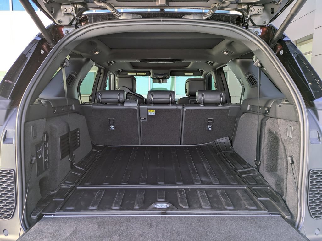 New 2026 Land Rover Discovery Limited Edition AWD/4WD image 13