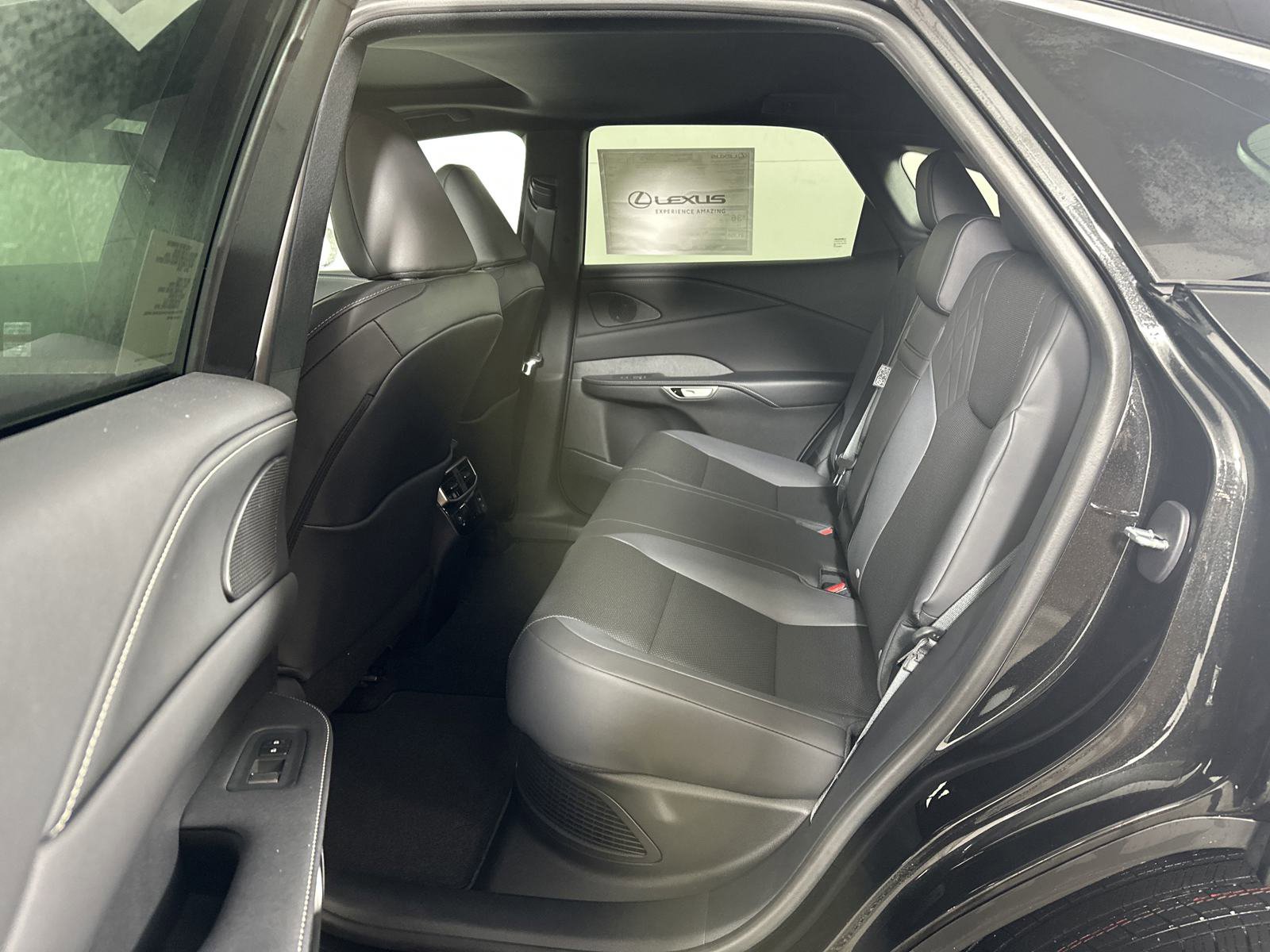 Used 2025 Lexus RX 350h w/ Convenience Package image 7