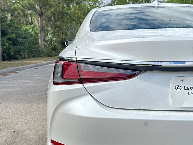 Used 2025 Lexus ES 350 w/ Premium Package image 10