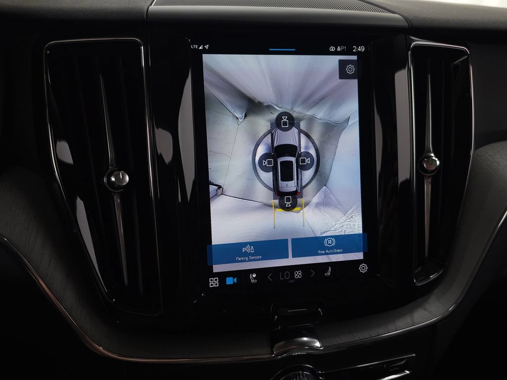 Certified 2025 Volvo XC60 B5 Plus AWD/4WD image 27
