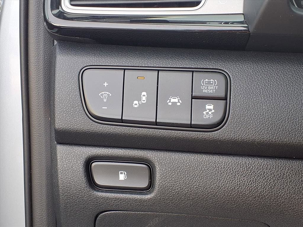 Used 2018 Kia Niro EX image 19