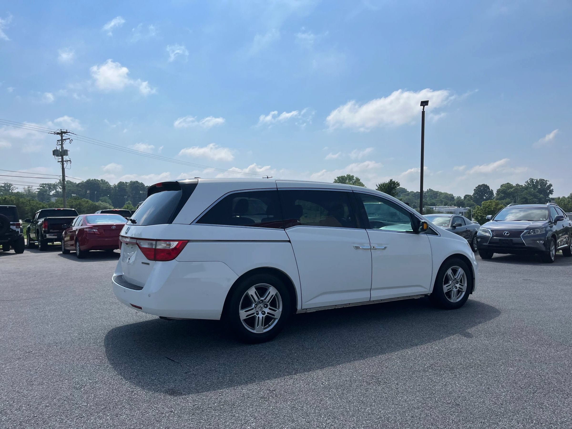 Used 2011 Honda Odyssey Touring Elite image 4