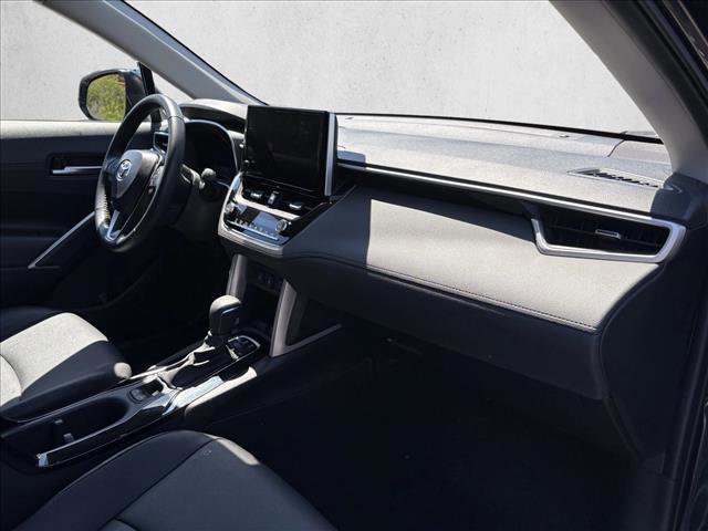 Certified 2025 Toyota Corolla Cross XLE FWD image 23