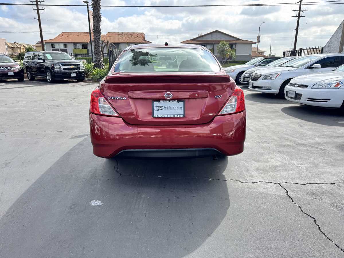 Used 2018 Nissan Versa SV FWD image 3