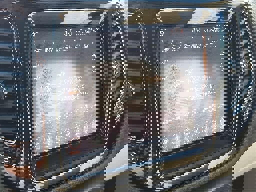 Used 2018 Jeep Compass Limited w/ Navigation Group image 20