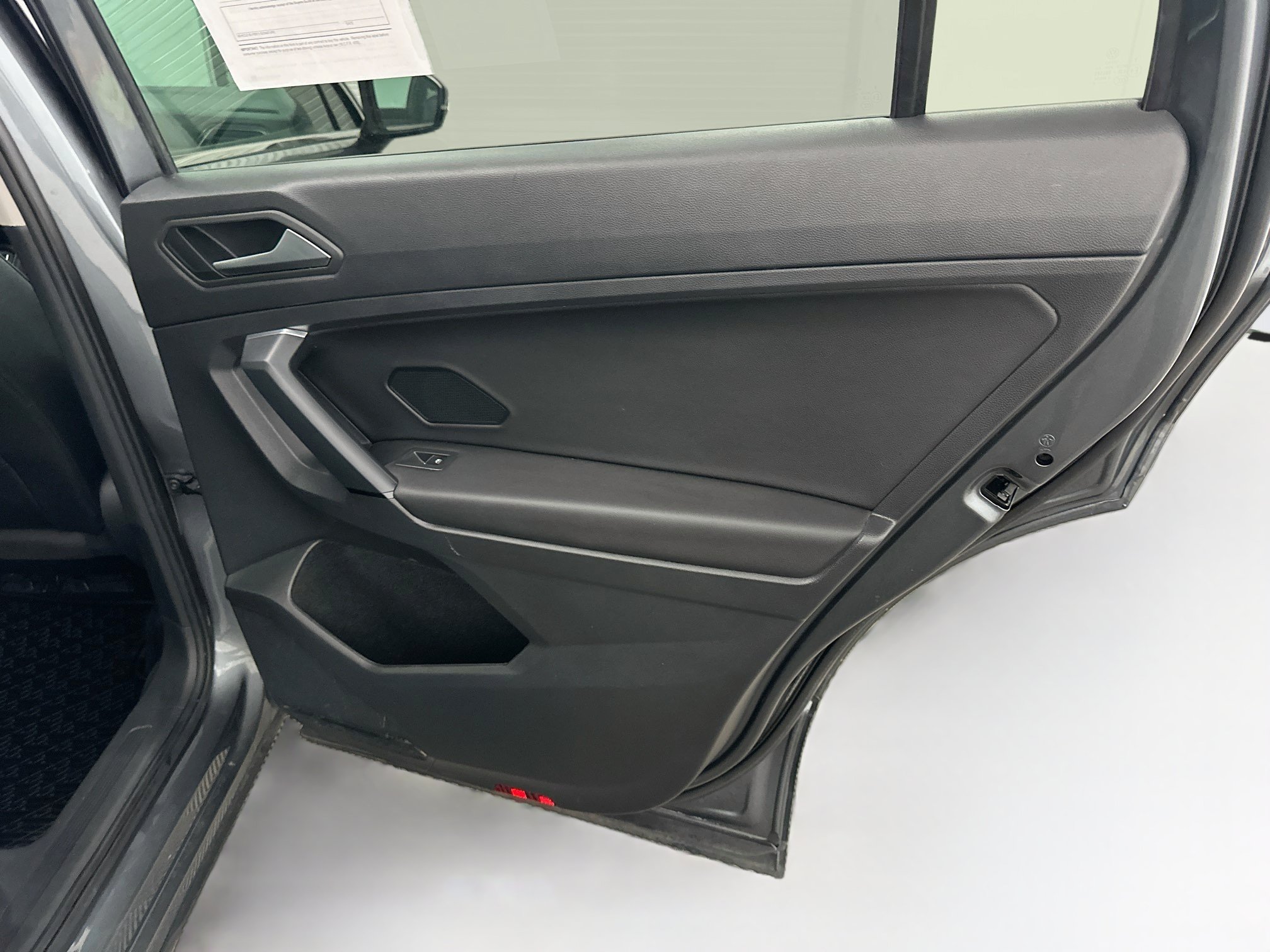 Used 2019 Volkswagen Tiguan SE AWD/4WD image 30