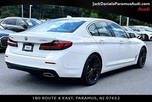 Used 2021 BMW 530e xDrive w/ Premium Package AWD/4WD image 2