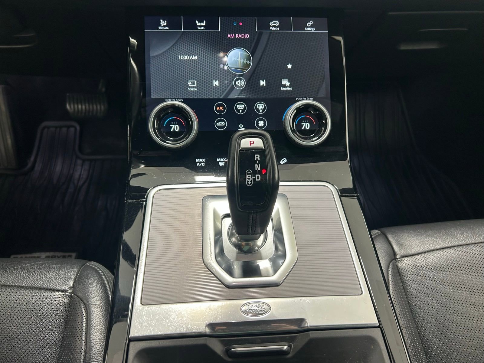 Used 2020 Land Rover Range Rover Evoque SE image 22