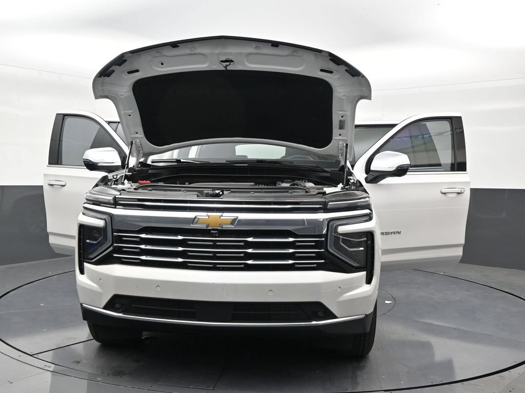 Used 2025 Chevrolet Suburban Premier RWD image 32