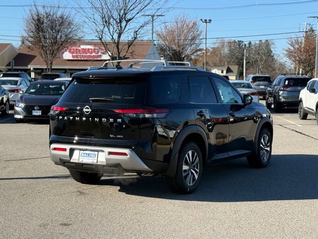 New 2025 Nissan Pathfinder SL image 4