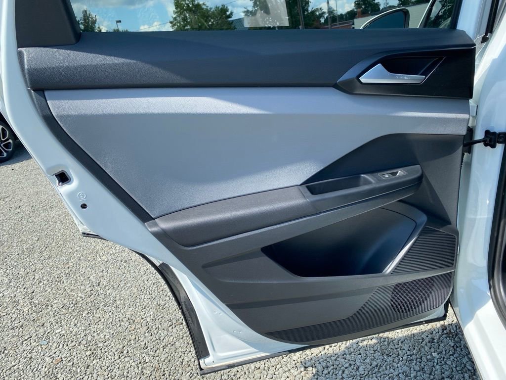 Used 2023 Volkswagen Taos SE image 16