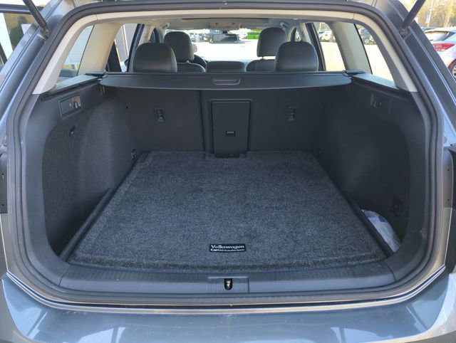 Used 2018 Volkswagen Golf SE image 30