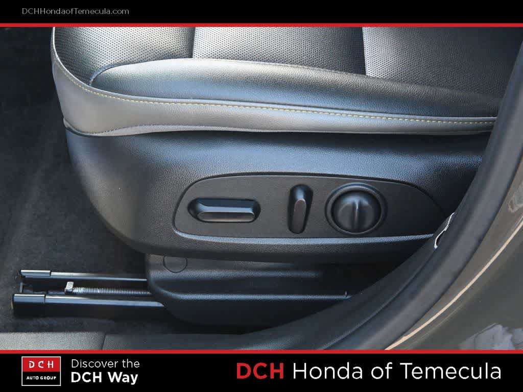Used 2024 Chevrolet Trax ACTIV w/ Sunroof Package FWD image 17