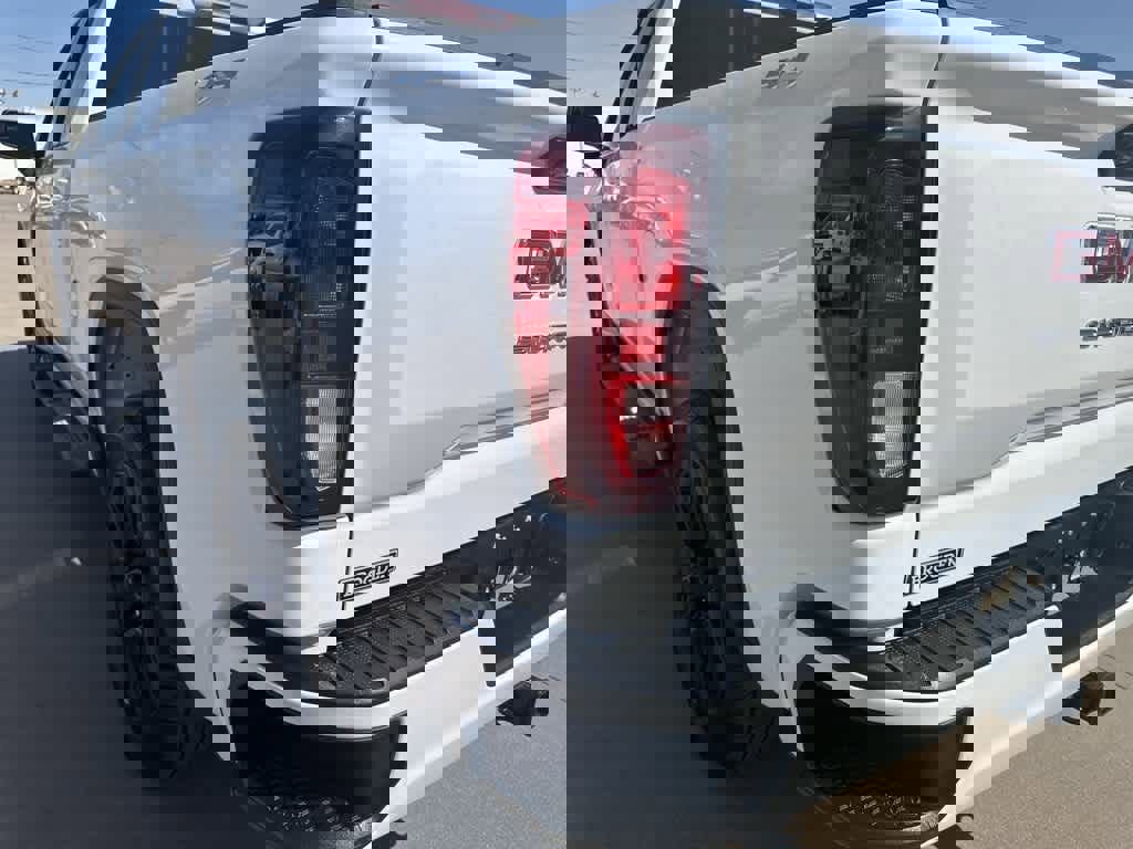 New 2024 GMC Sierra 1500 Elevation image 13