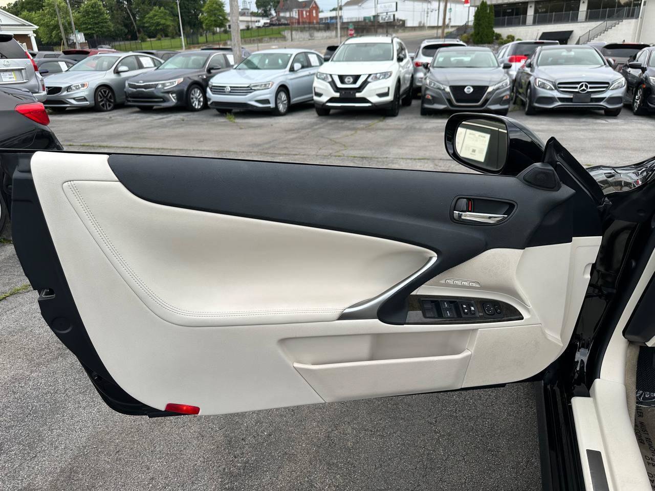 Used 2010 Lexus IS 250C RWD image 22