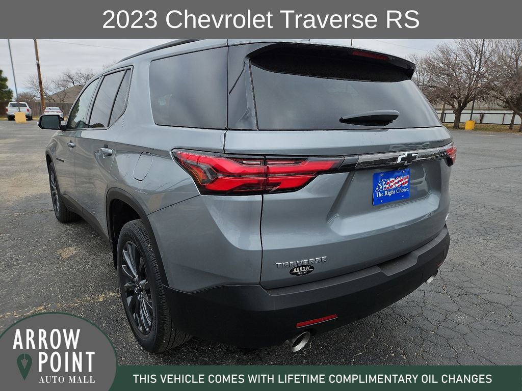 Used 2023 Chevrolet Traverse RS image 9