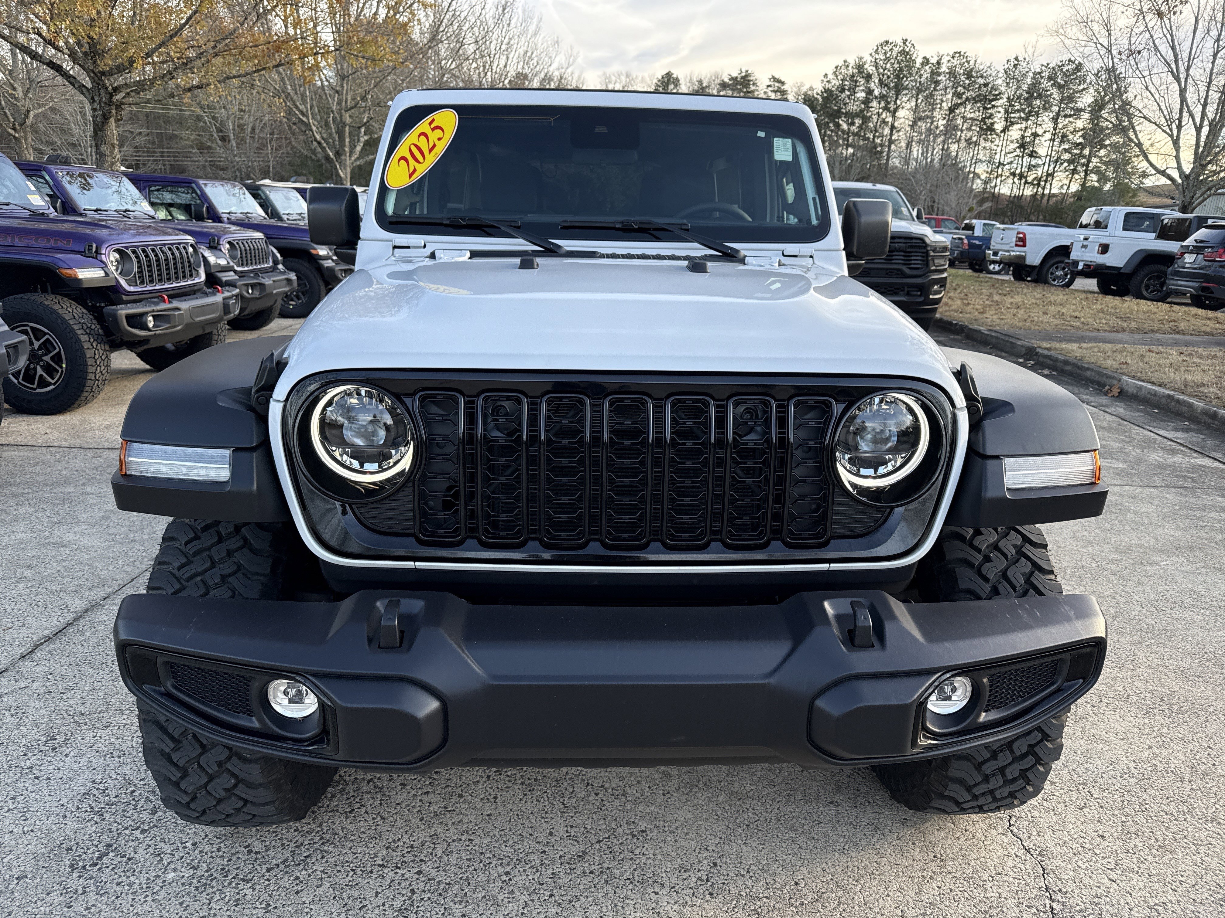 Used 2025 Jeep Wrangler Willys video 2