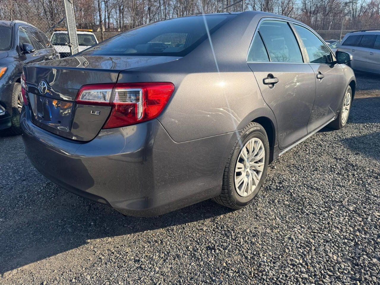 Used 2014 Toyota Camry LE FWD image 6