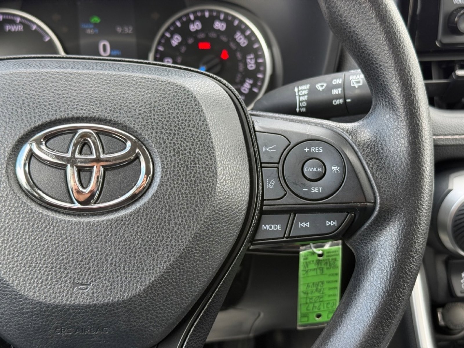Used 2021 Toyota RAV4 LE AWD/4WD image 20