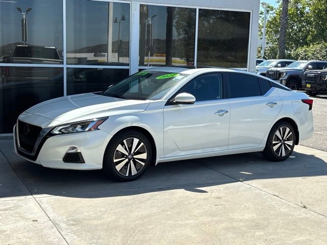 Used 2021 Nissan Altima 2.5 SV w/ SV Premium Package FWD image 6