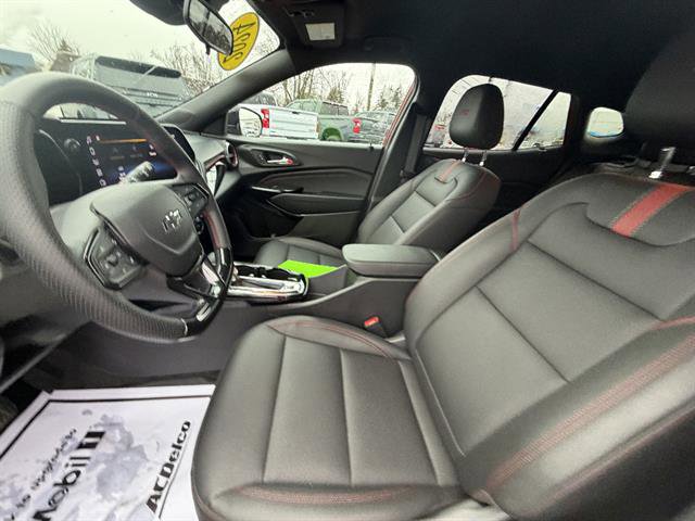 Used 2024 Chevrolet Trax RS FWD image 22