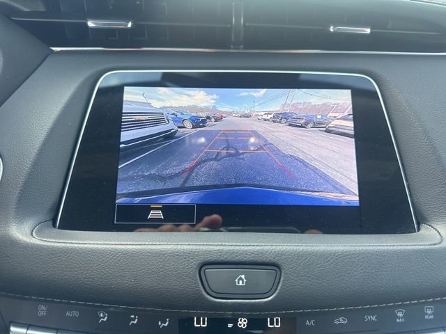 Used 2022 Cadillac XT4 Luxury AWD/4WD image 2