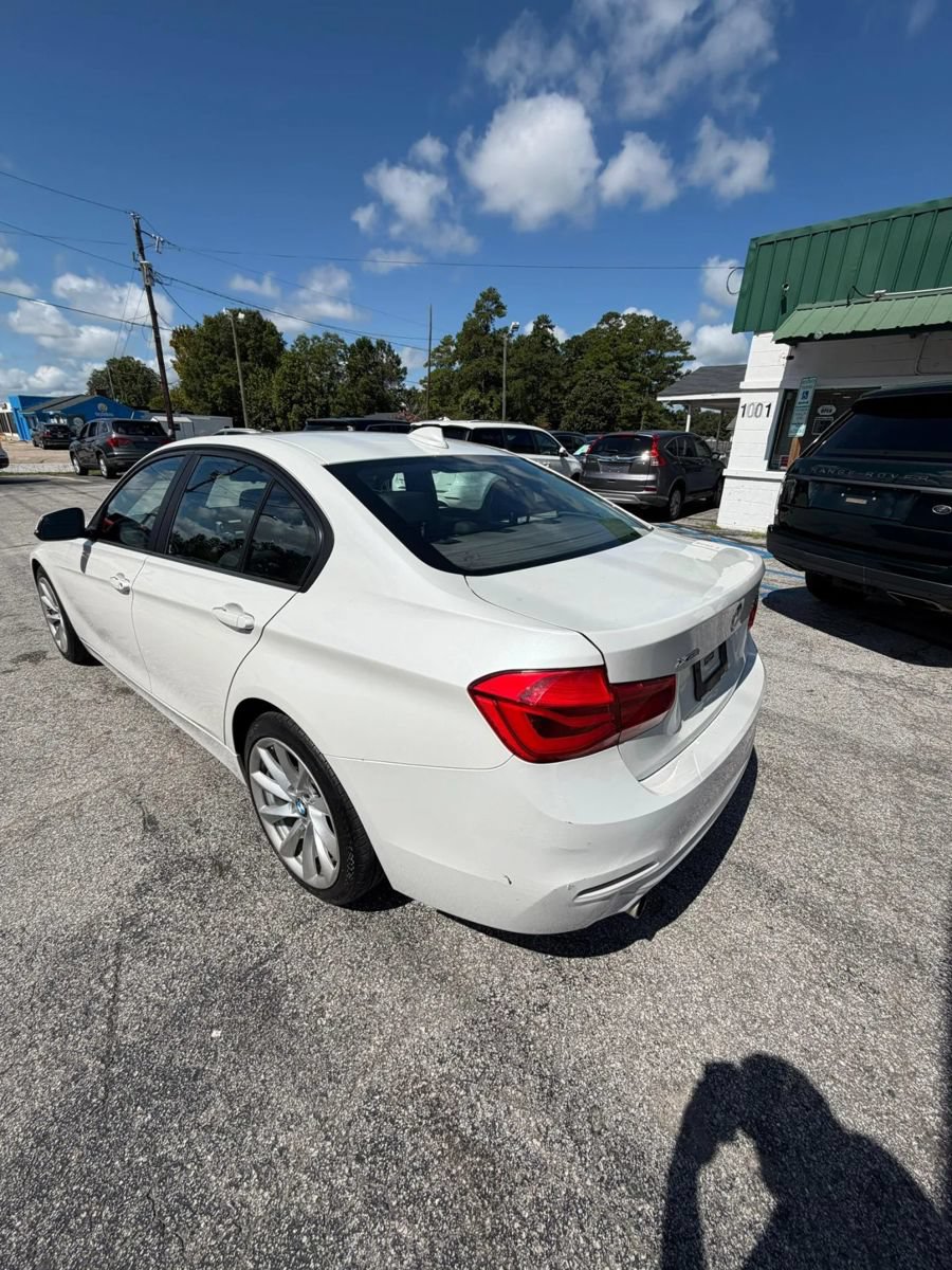 Used 2018 BMW 320i xDrive Sedan w/ Convenience Package AWD/4WD image 5