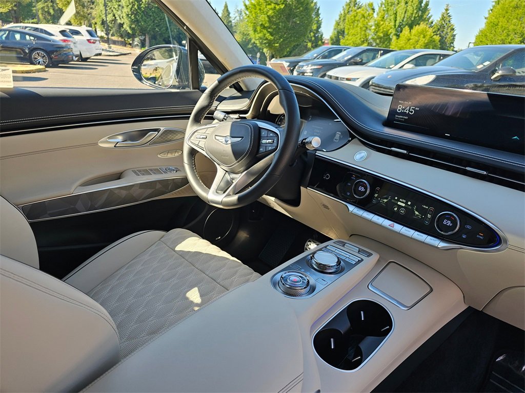 Used 2025 Genesis GV70 3.5T Sport w/ Sport Advanced Package image 10