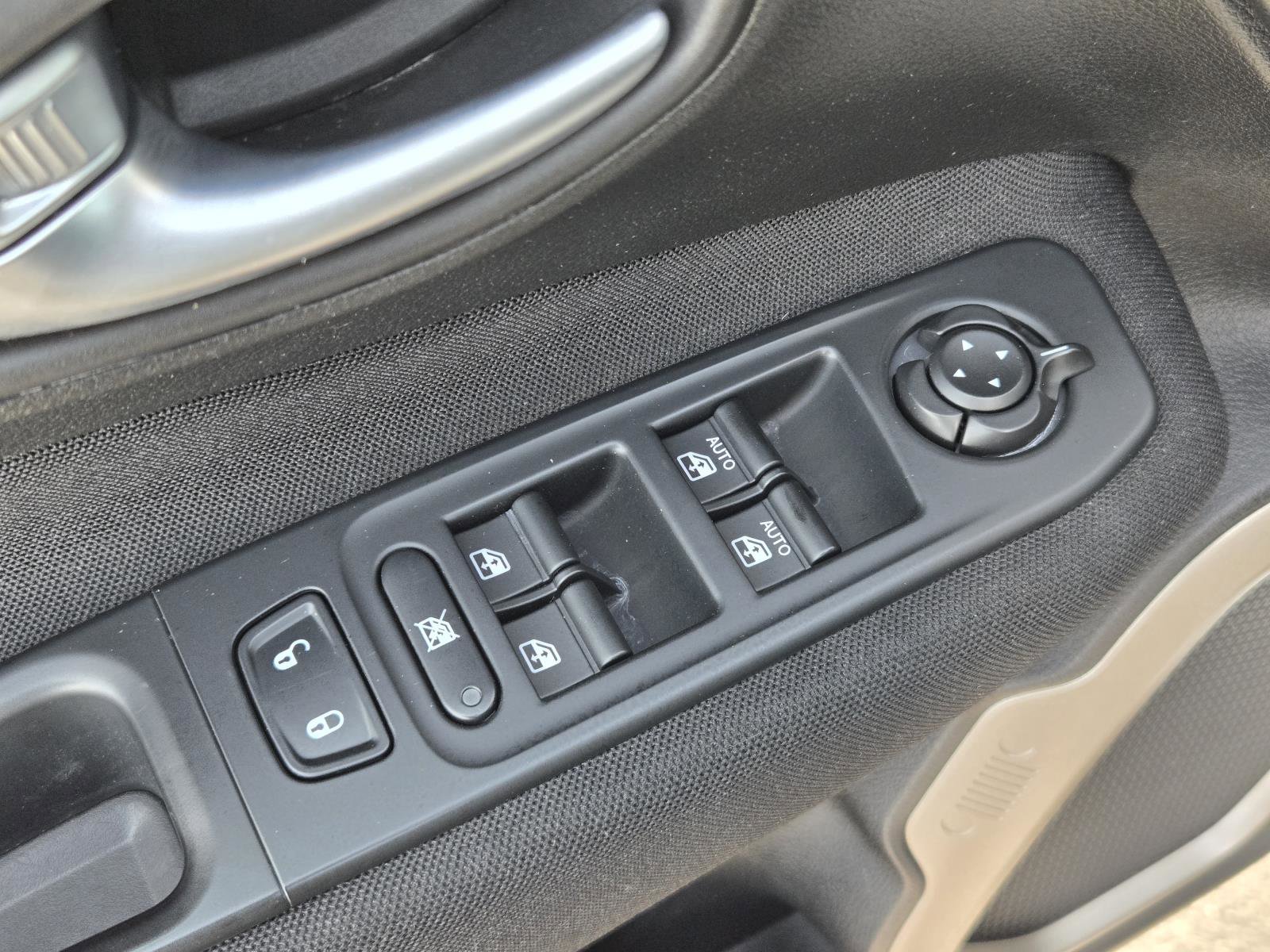 Certified 2016 Jeep Renegade Latitude image 20