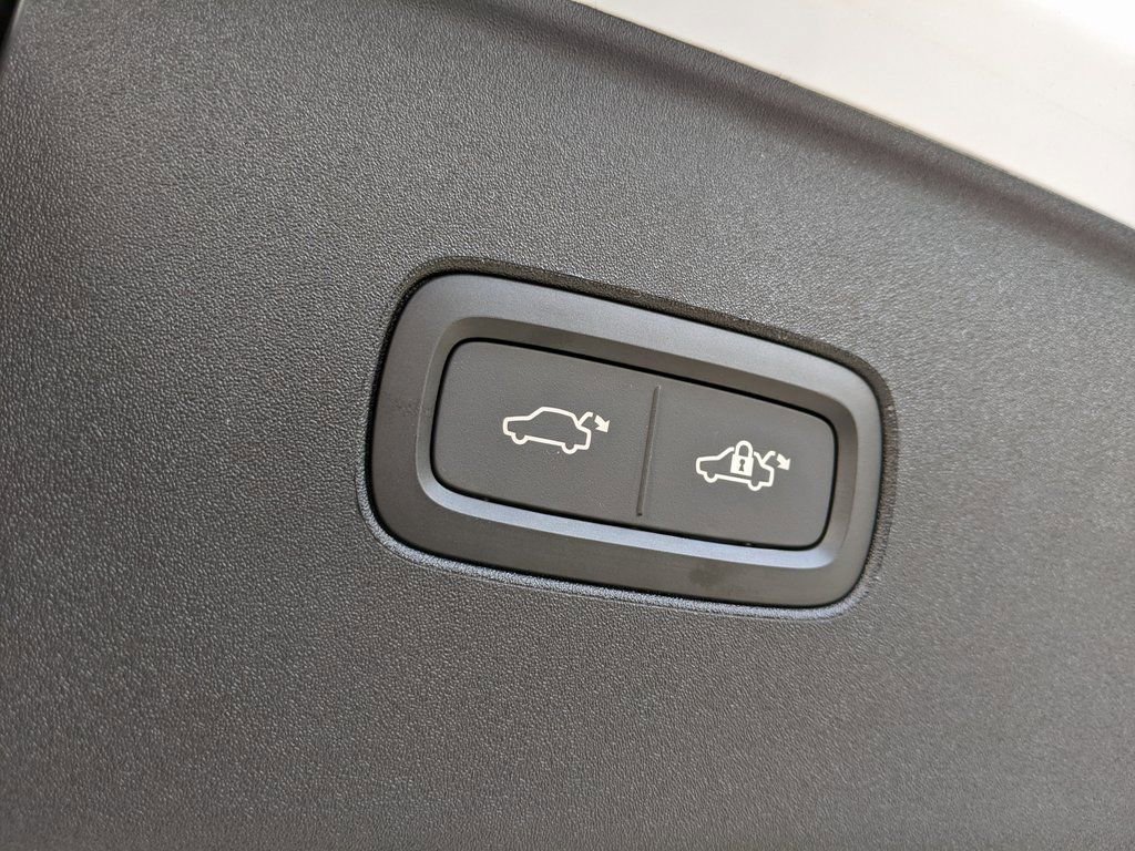 New 2025 Volvo EX90 Plus w/ Protection Package Premier image 29