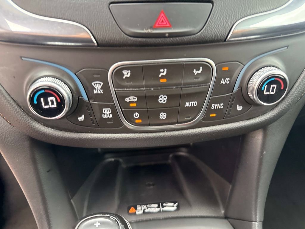 Used 2020 Chevrolet Equinox Premier AWD/4WD image 25