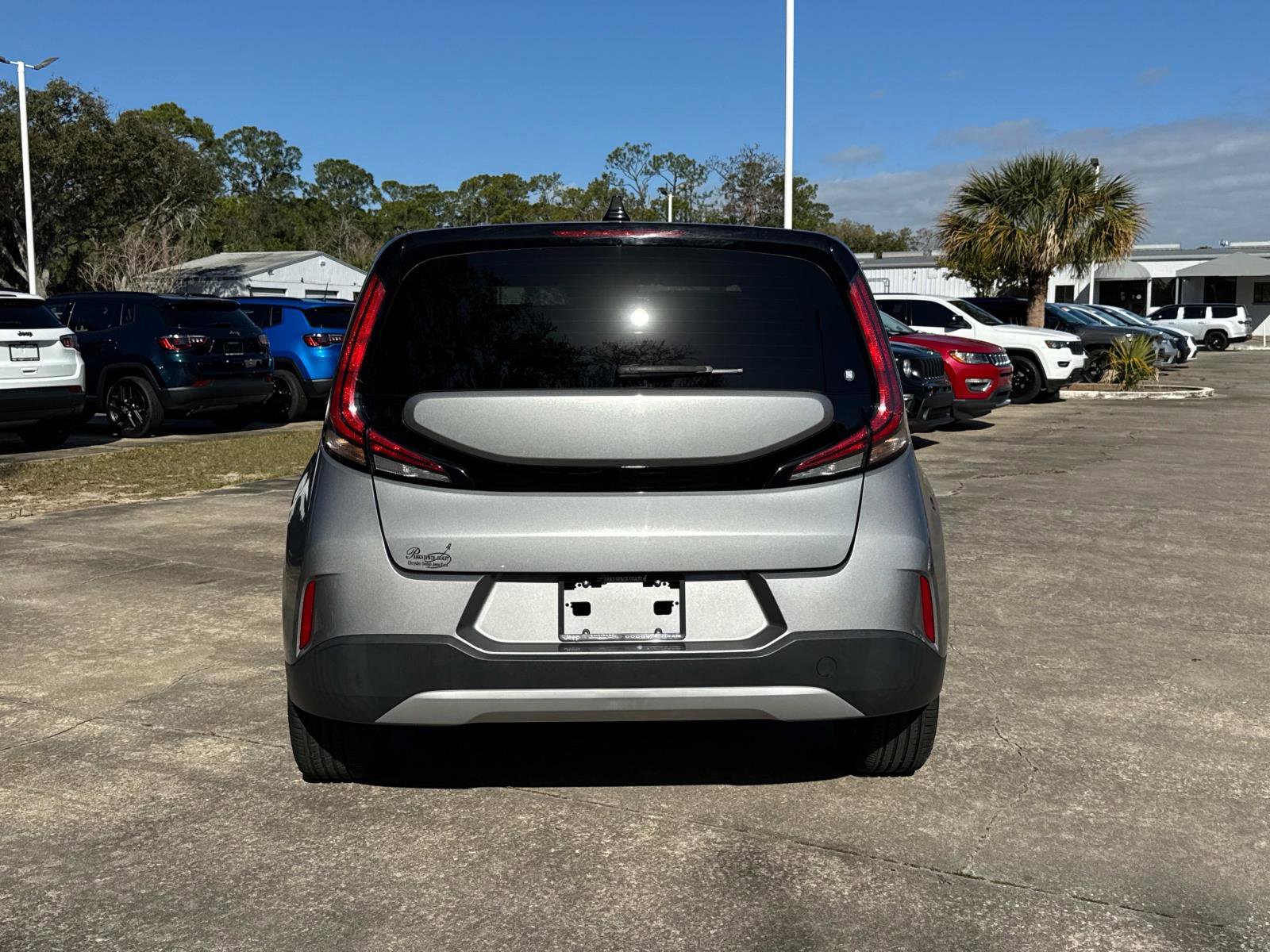 Used 2023 Kia Soul LX w/ LX Technology Package image 4