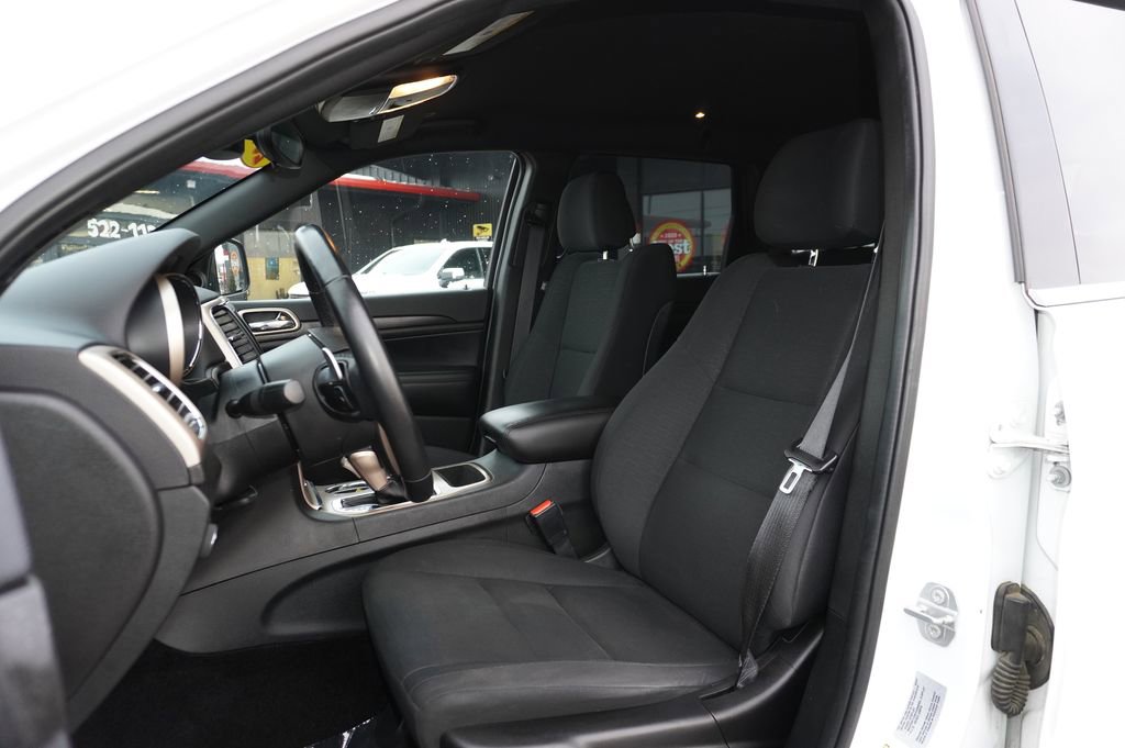 Used 2017 Jeep Grand Cherokee Laredo w/ Quick Order Package 23E image 22