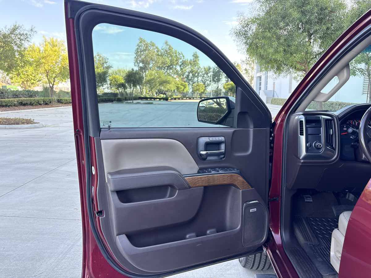 Used 2017 Chevrolet Silverado 1500 LTZ w/ LTZ Plus Package RWD image 18