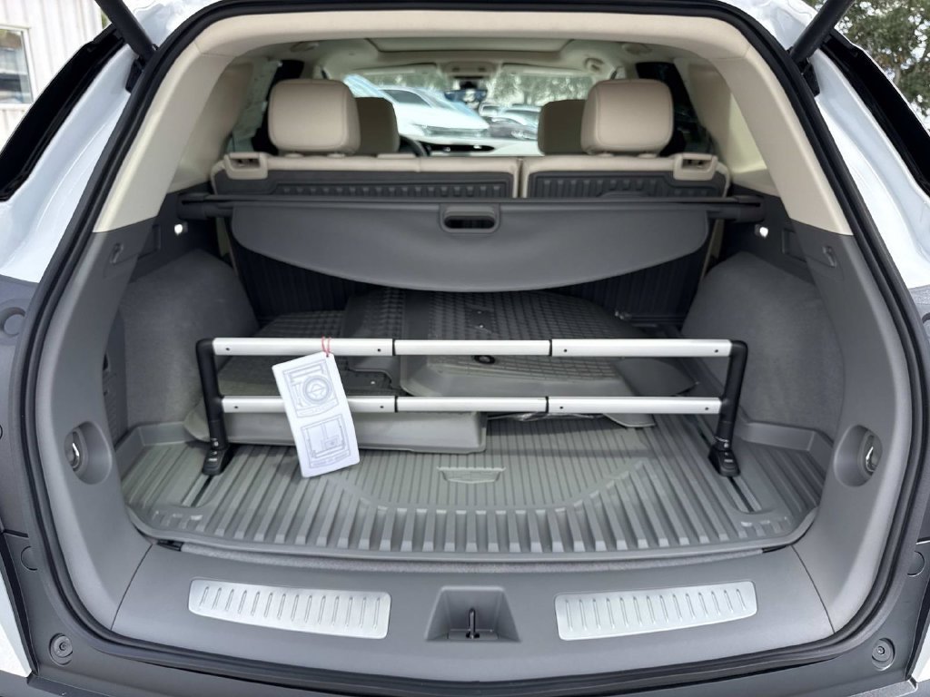 New 2026 Cadillac XT5 Premium Luxury w/ LPO, ONYX Package FWD image 11