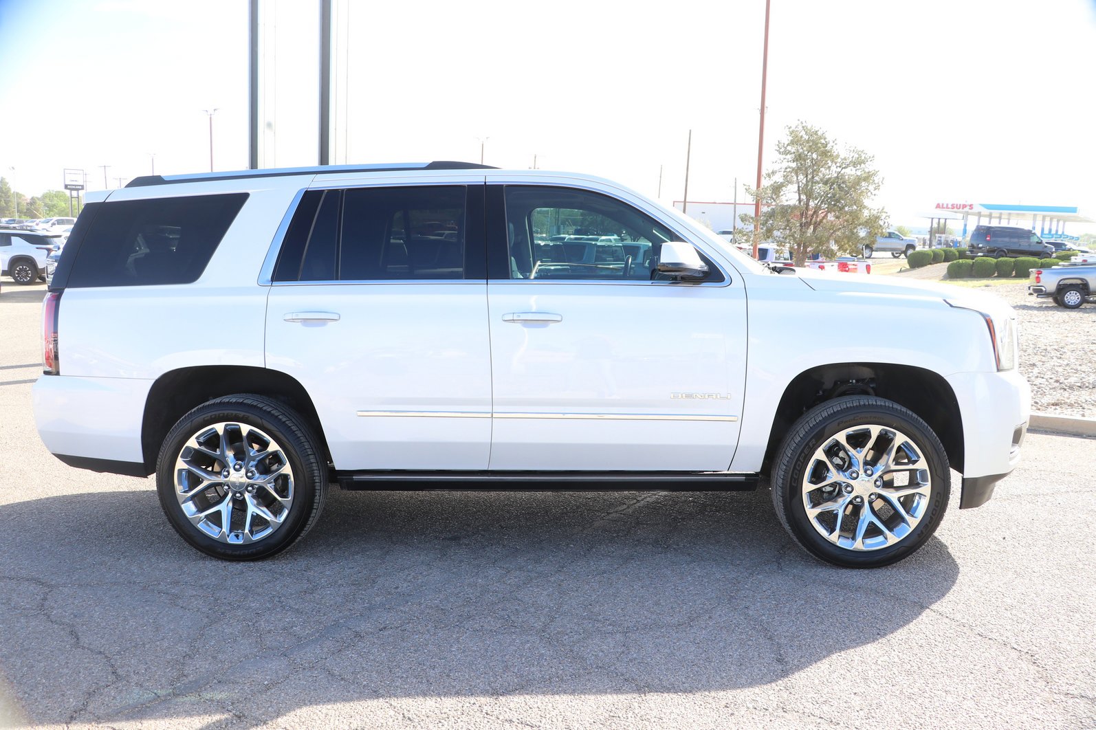 Used 2019 GMC Yukon Denali w/ Denali Ultimate Package image 8