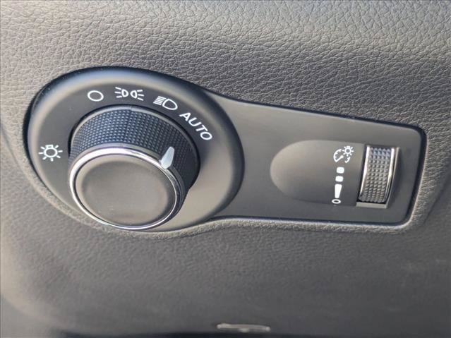 Used 2023 Jeep Compass Sport AWD/4WD image 12