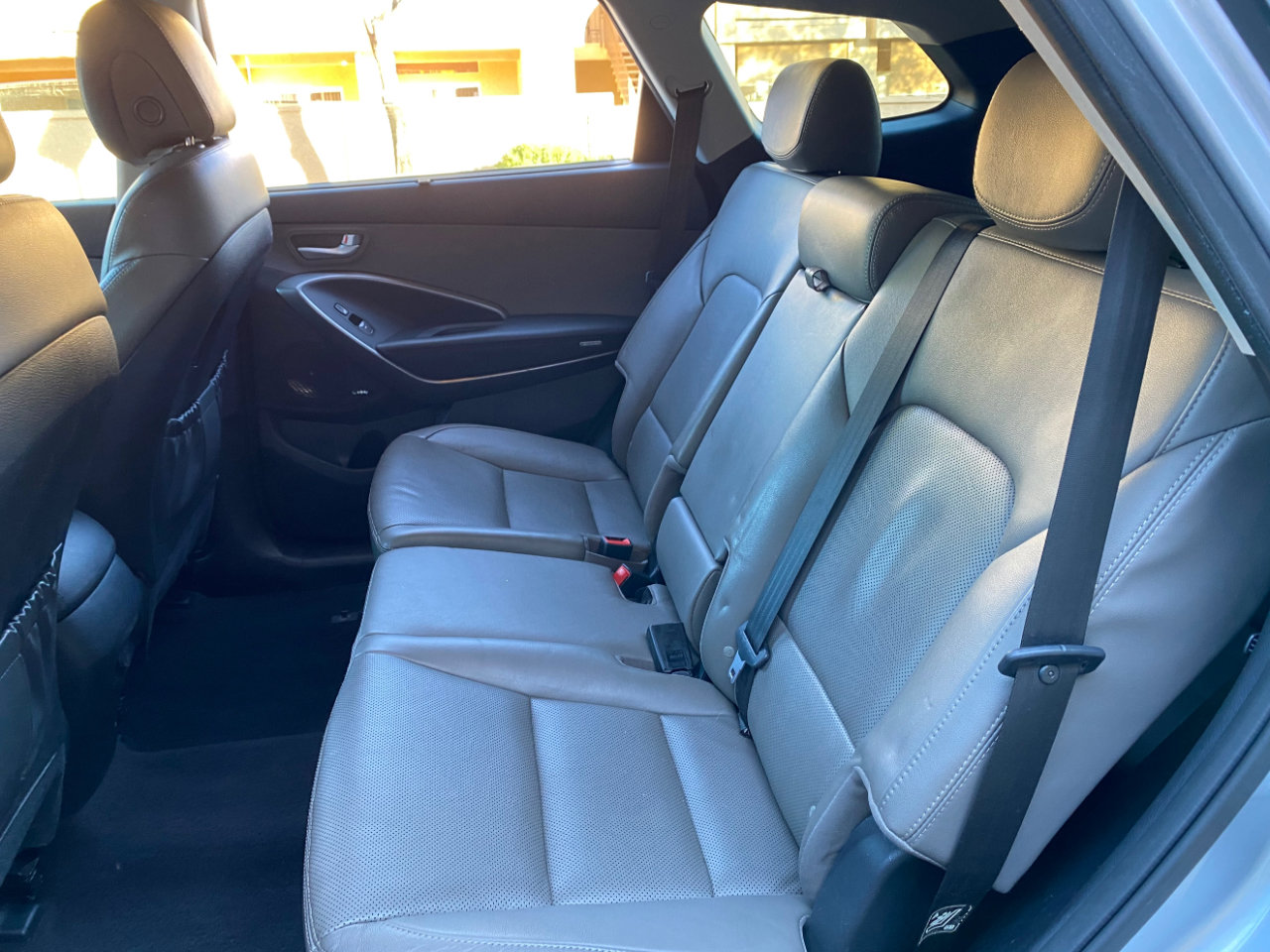 Used 2017 Hyundai Santa Fe SE Ultimate 3.3L Auto w/ SE Ultimate Tech Package 03 image 40