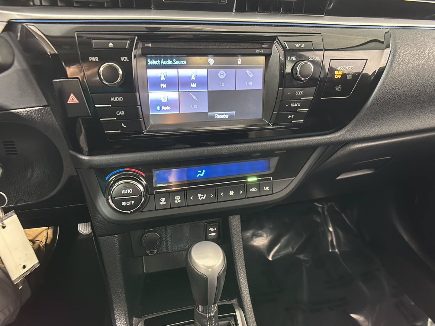 Used 2015 Toyota Corolla S FWD image 36