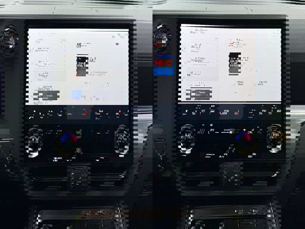 Used 2025 Lexus GX 550 w/ Accessory Package (2T) image 33