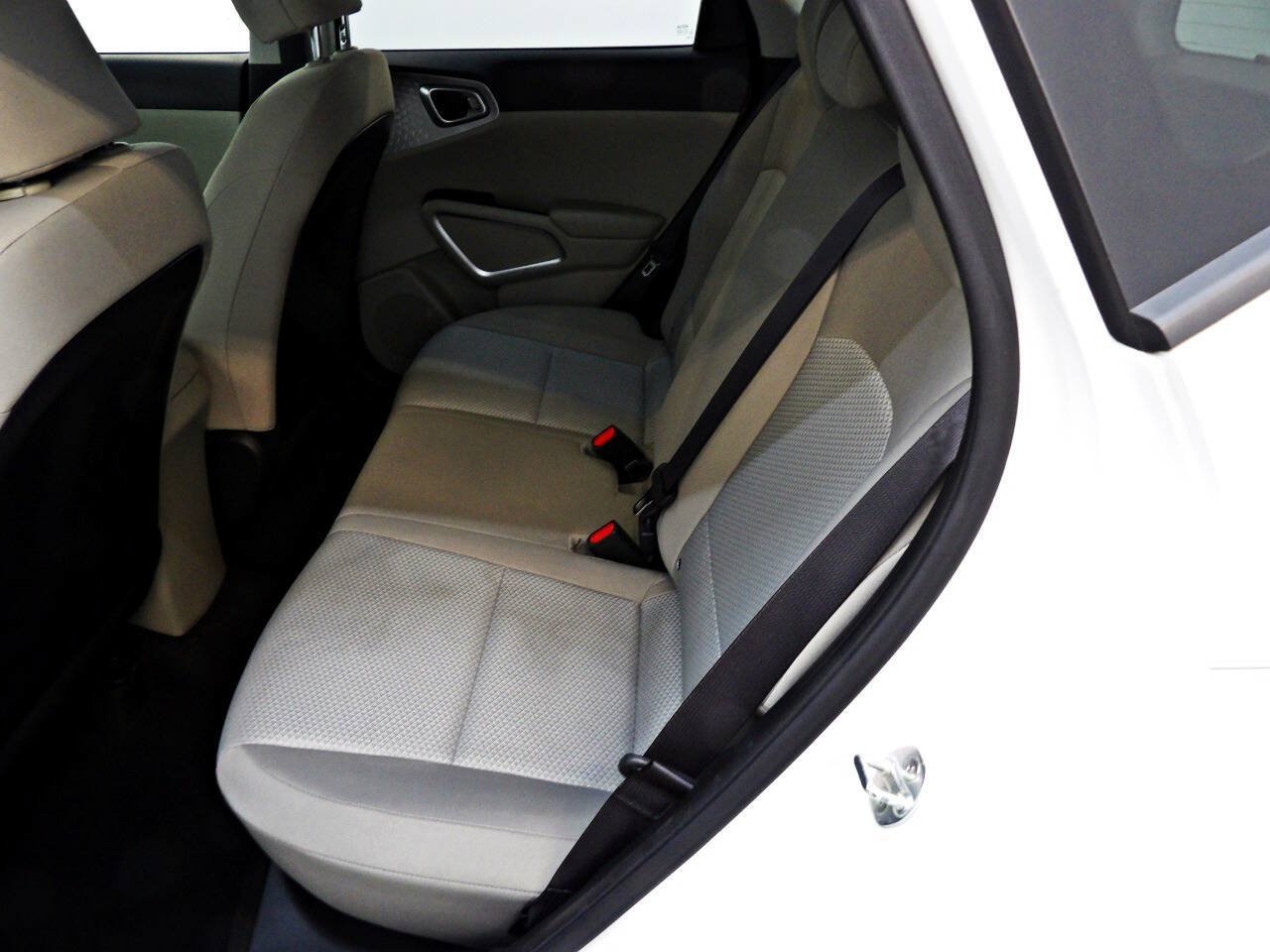 Used 2020 Kia Soul LX FWD image 10