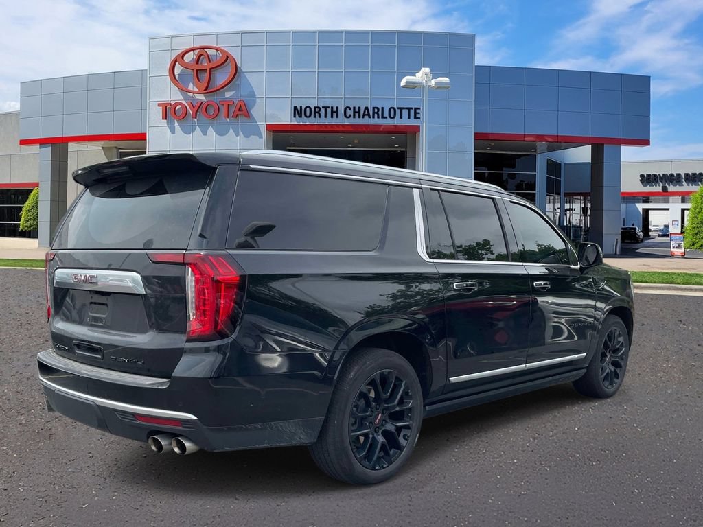 Used 2024 GMC Yukon XL Denali w/ Denali Reserve Package AWD/4WD image 8