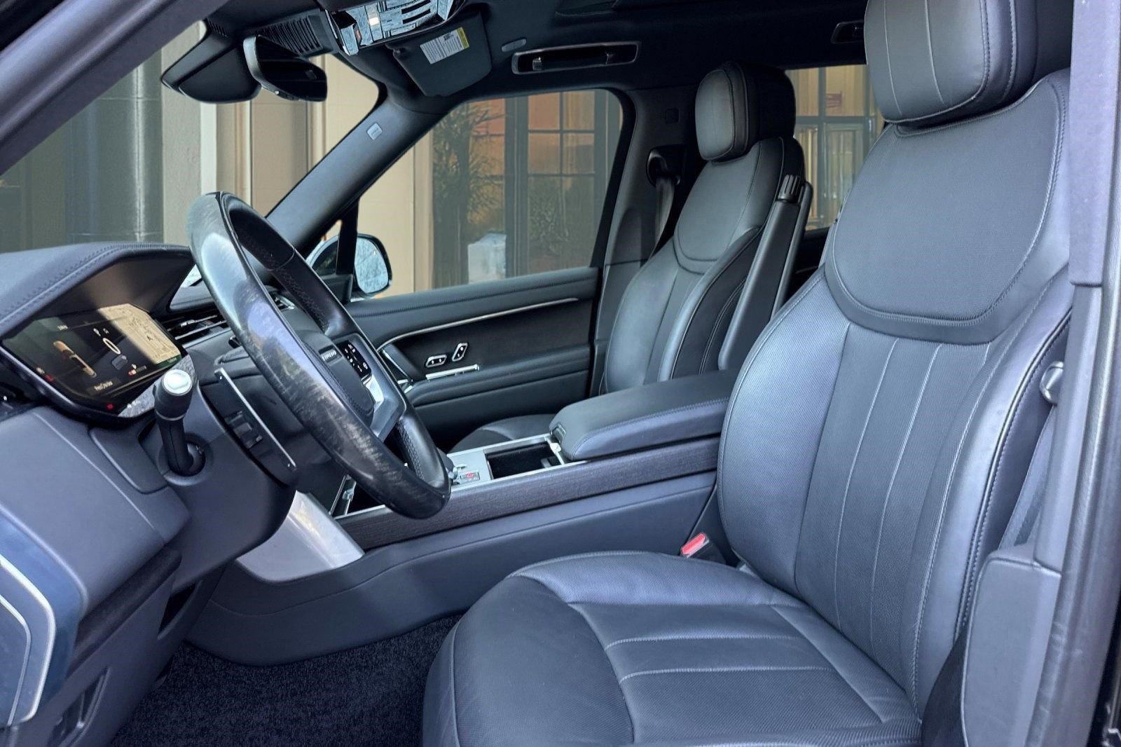 Used 2024 Land Rover Range Rover SE AWD/4WD image 5