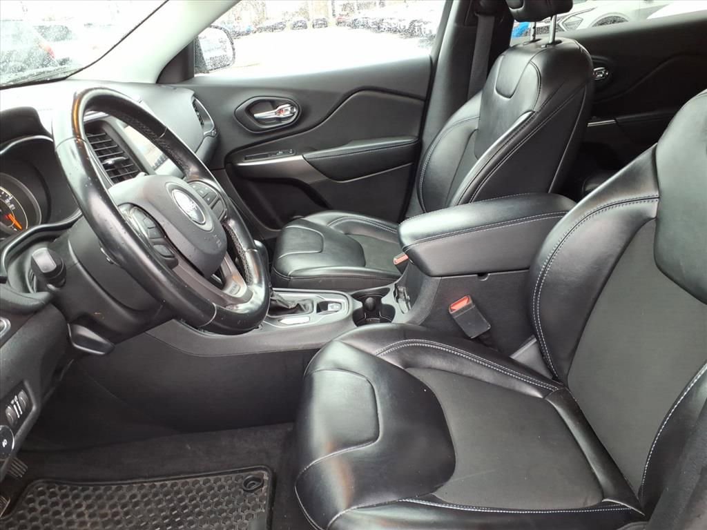 Used 2020 Jeep Cherokee Latitude Plus w/ Cold Weather Group image 10