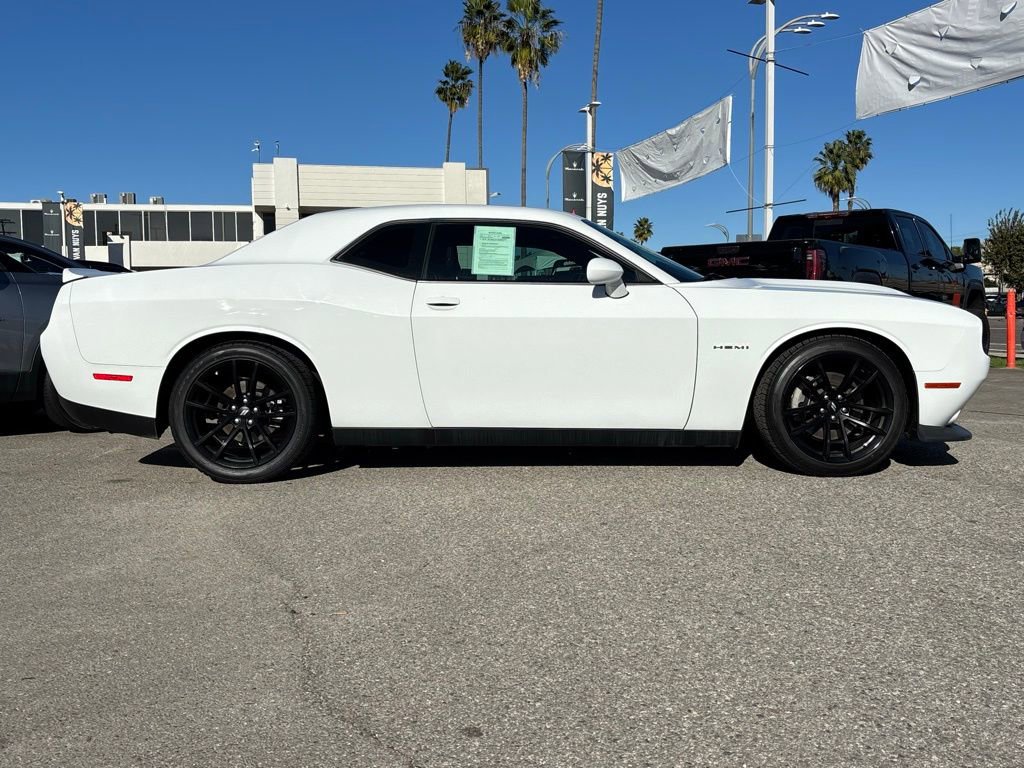 Used 2022 Dodge Challenger R/T image 3